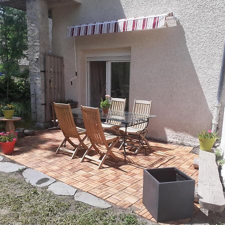 Appartement Rez De Chaussee Avec Terrasse Et Jardin Tence 外观 照片