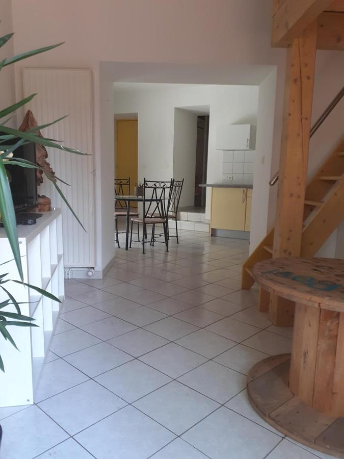 Appartement Rez De Chaussee Avec Terrasse Et Jardin Tence 外观 照片