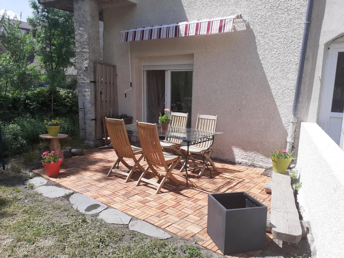 Appartement Rez De Chaussee Avec Terrasse Et Jardin Tence 外观 照片